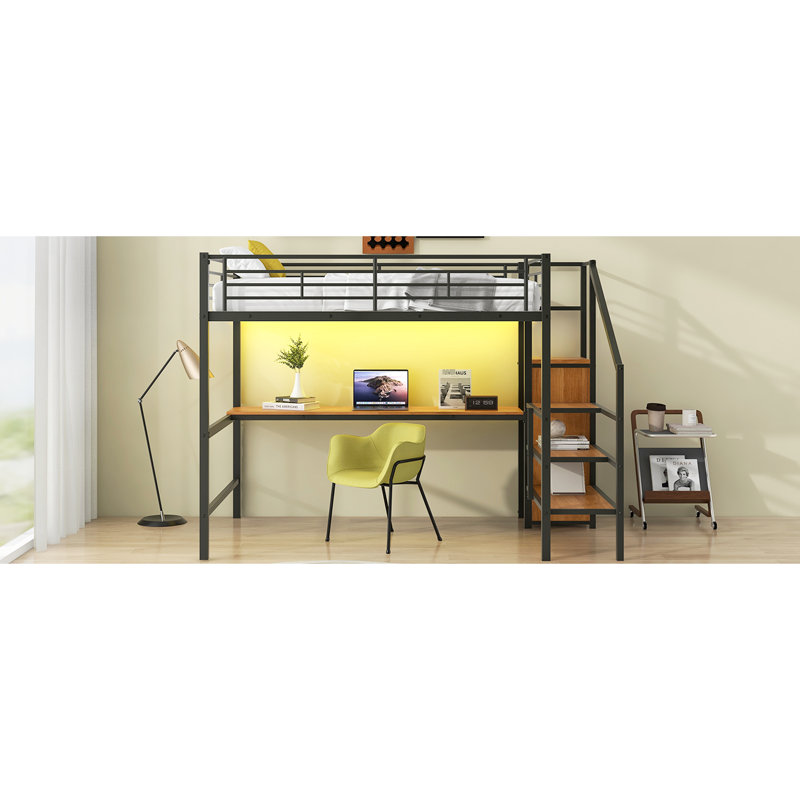 Lit mezzanine double en métal noir, bureau encastré, escalier de rangement, garde-robe, éclairage, plancher de la chambre à coucher