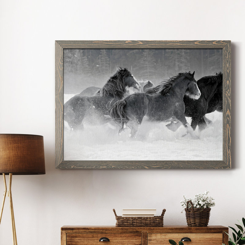 Winter Roundup I - Reproduction de photo sur toile encadrée, H 31 po x l 44 po x P 0,75 po, Gris