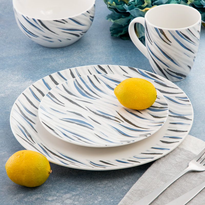 Gibson Home 16 Piece Round Porcelain Dinnerware Set in Blue