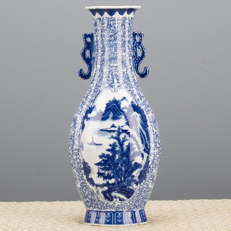 Vase de table en porcelaine bleu / blanc festonné
