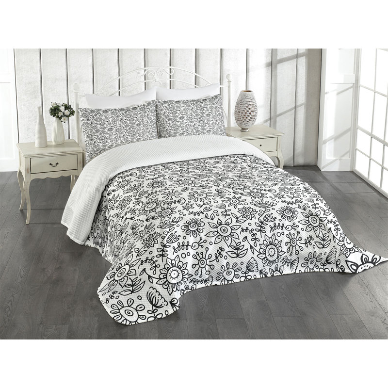 Queen White and Black Floral Quilted Bedspread Set