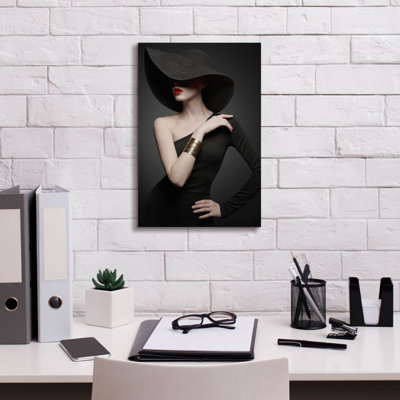 " Lady In Black "