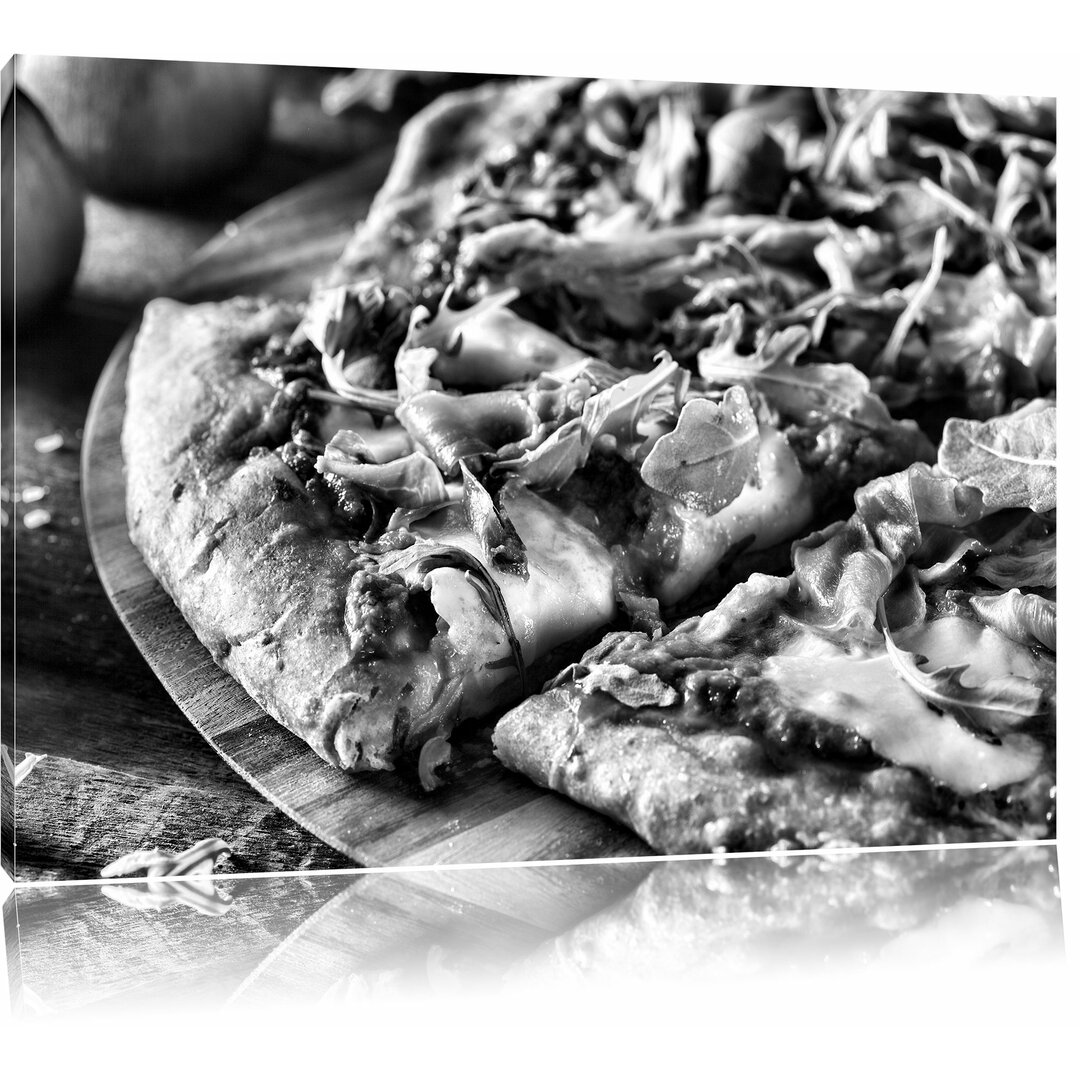 Leinwandbild Pizza Steinofenpizza Käse Salami Tomaten in Monochrom