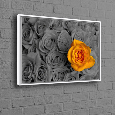 Stunning Rose Canvas Print Poster For Minimalist Decor - Perfect As Gift Or Beautiful Floral Addition To Any Room