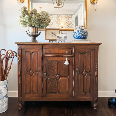 Retro solid wood carved entrance cabinet