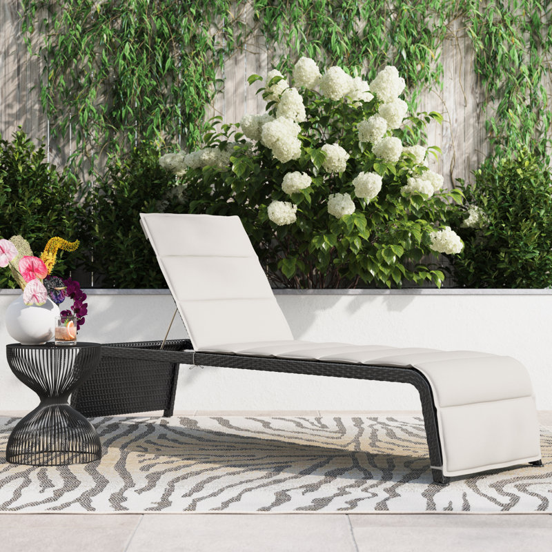 Chaise longue inclinable avec coussin Luciana, Blanc