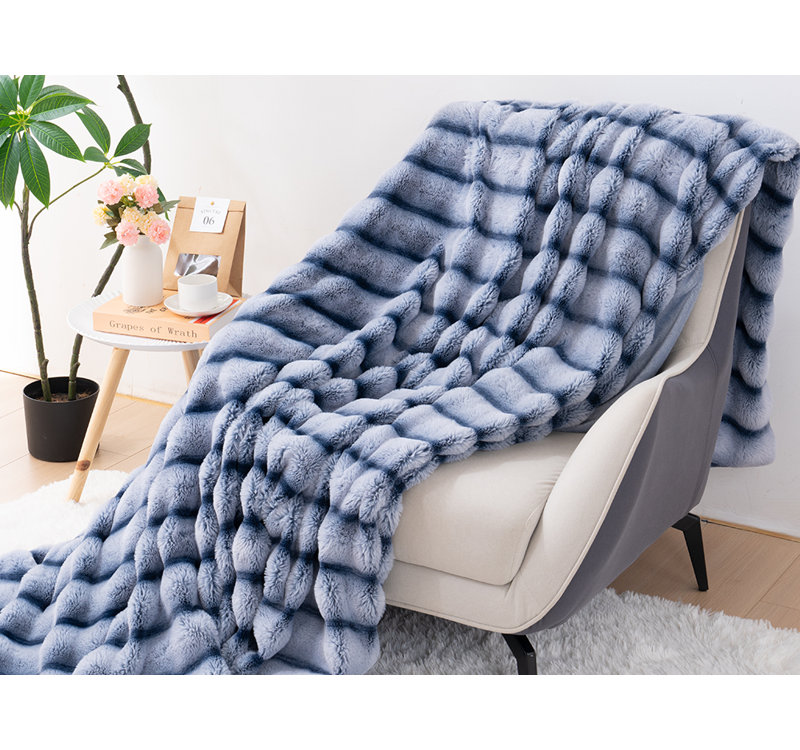 Cozy and Comfortable Faux Fur Blanket A soft, plush blanket perfect for sofas, featuring a fluffy, thick, and plush texture. Ideal for sofas, bedrooms, and living rooms.