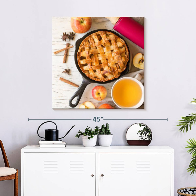Yarlin Apple Pie, 30" H x 30" W