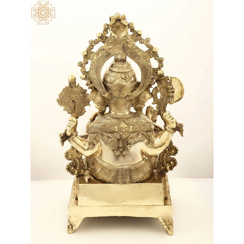 Statue de Ganesha intronisée