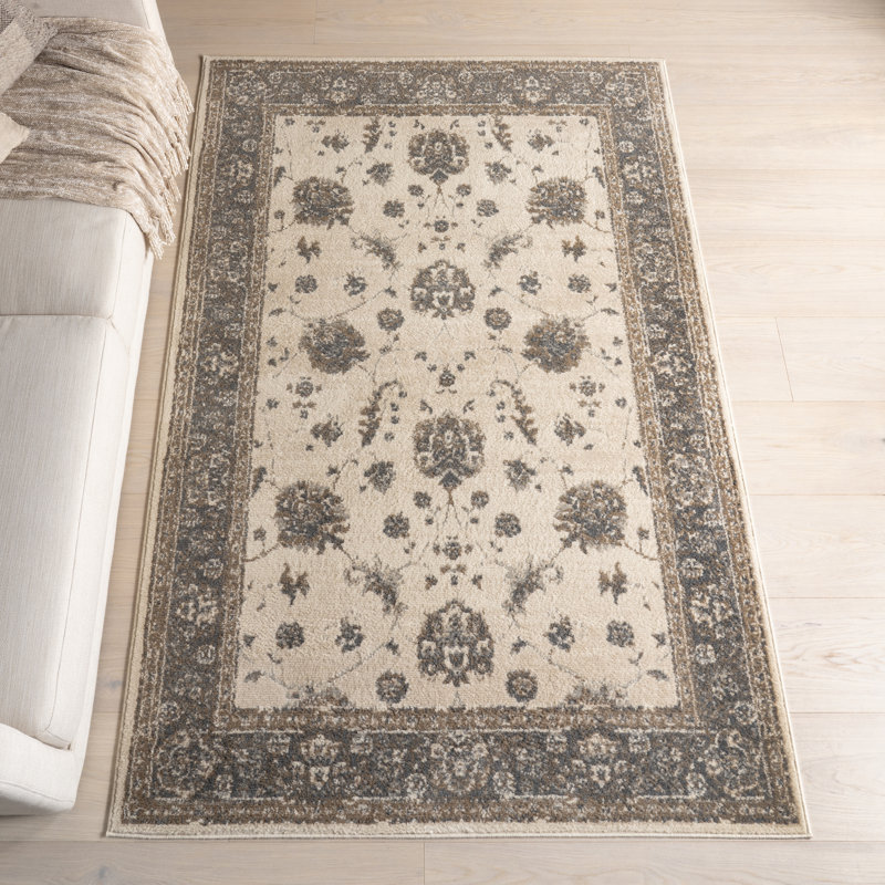 Tapis traditionnel Tyrel, Rectangle de 5 pi x 8 pi