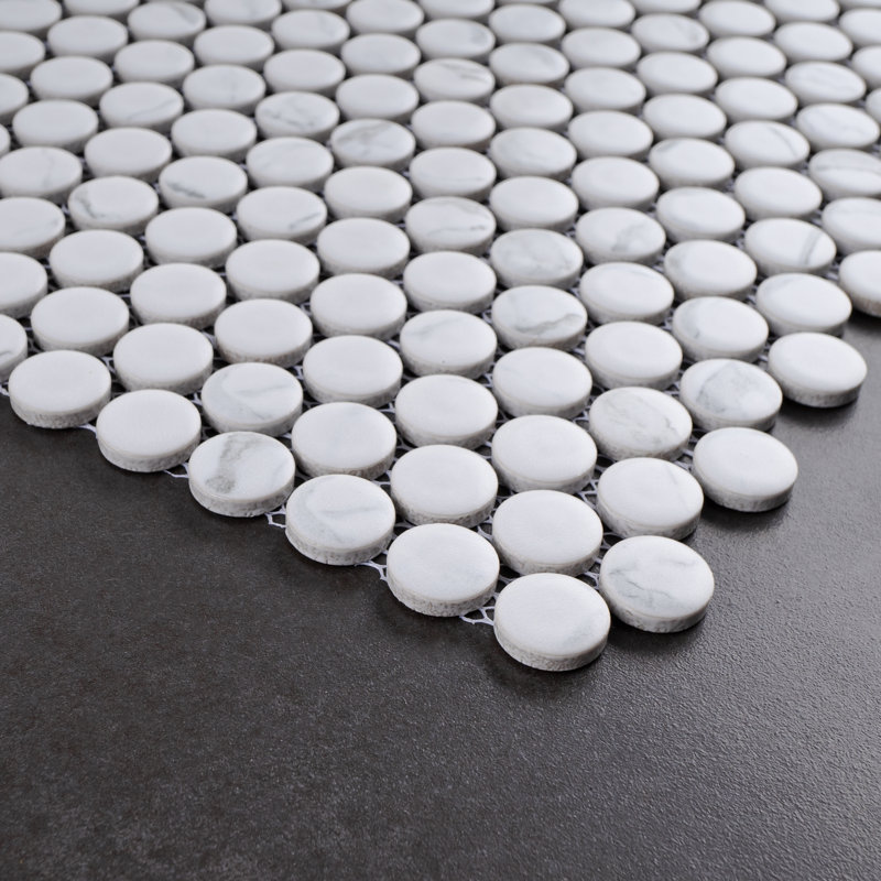 Carrelage mural et de sol en mosaïque de porcelaine mate Penny, 31,5 cm x 29,1 cm (12,41 po x 11,46 po) de Supreme Tile