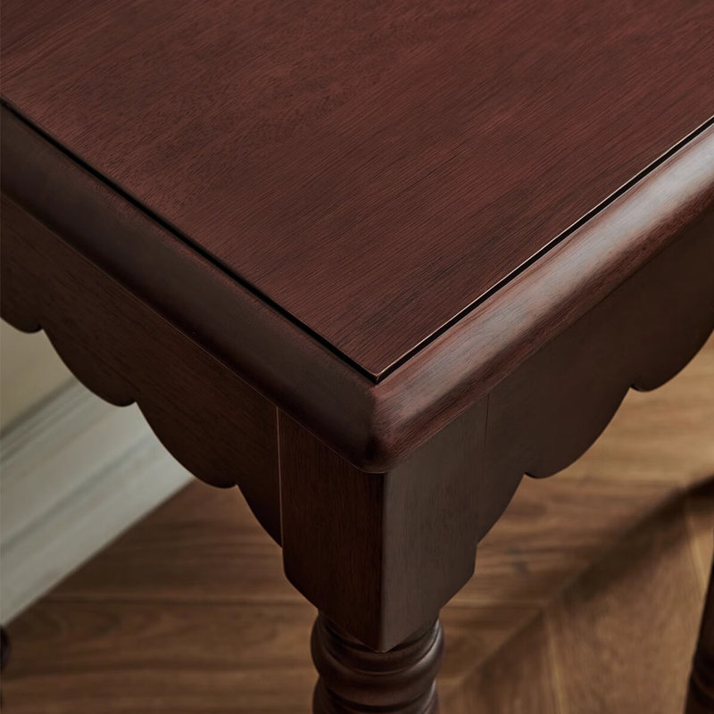 Petit bureau de style français