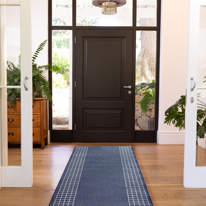 Tapis bleu touffeté à motif géométrique Everino, Tapis de couloir 2 pi 2 po x 37 pi