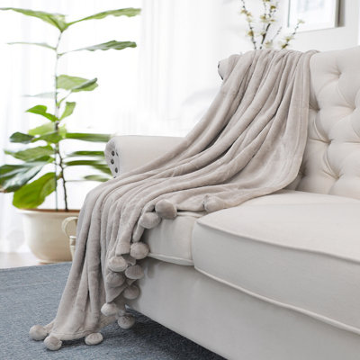  Flannel Fleece Pom Pom Blanket