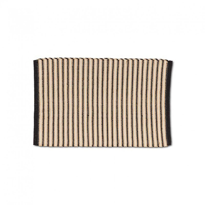 Tapis à rayures horizontales