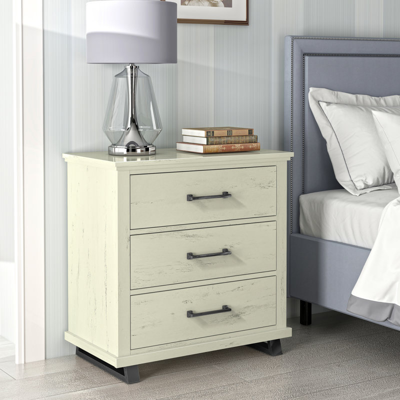 Caswell 3 - Drawer Bachelor's Chest, Creamy White