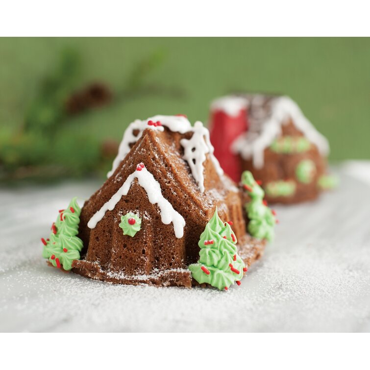 Pumpkin Spice Gingerbread House — COOKING WITH THE PAN