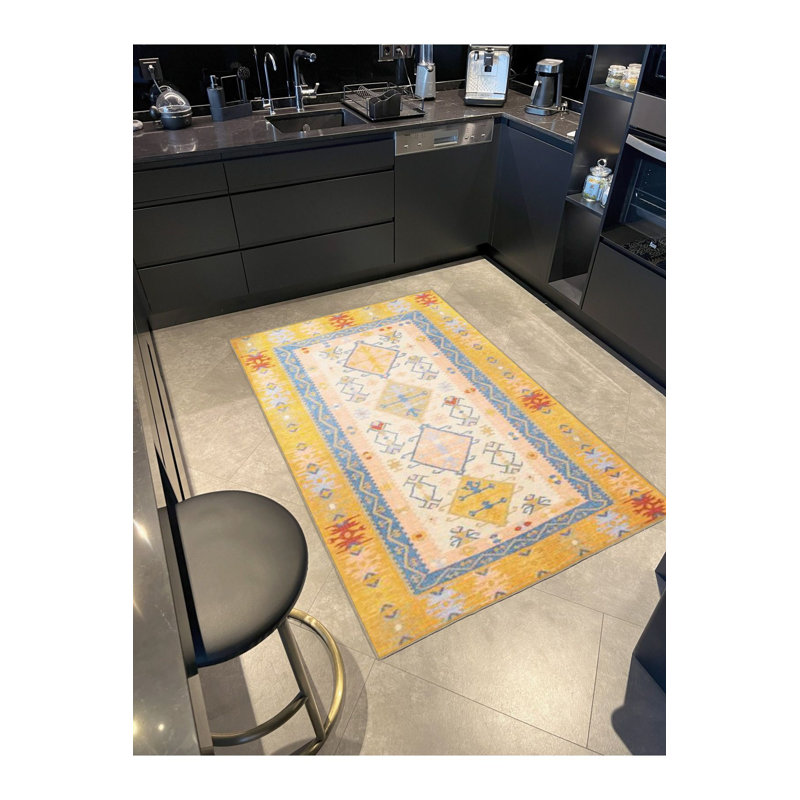 Tapis jaune lavable décoratif à motif traditionnel jaune, Sous-tapis rectangulaire de 3 pi 3 po x 4 pi 11 po
