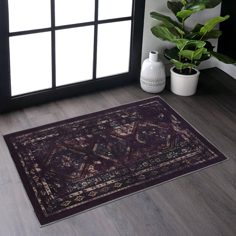 2'x 3'Black+Burgundy Washable Area Rug, Rectangle 2' x 3'