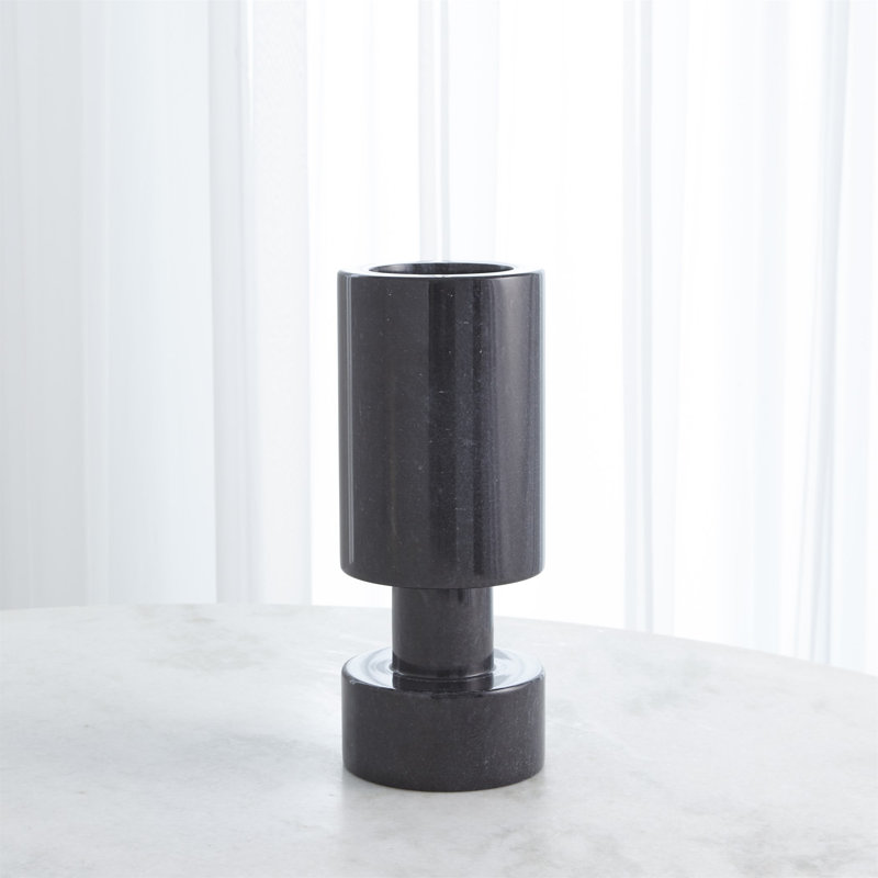 Luc Vase, Black