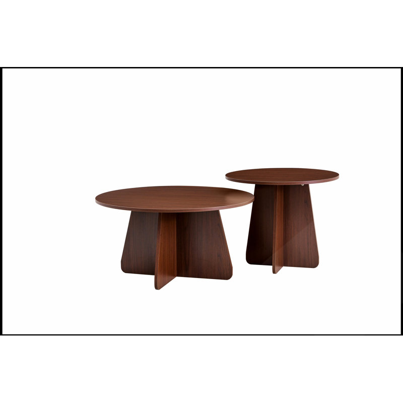 Ensemble de tables basses gigognes de style rétro avec pieds croisés, idéal pour une adaptation flexible de l'espace dans le salon et la salle à manger