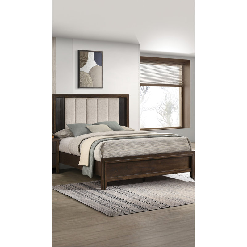 Grand lit, tête de lit tapissier, charme rustique, finition bois riche, esthétique contemporaine, style 1pc dans les tons bruns,