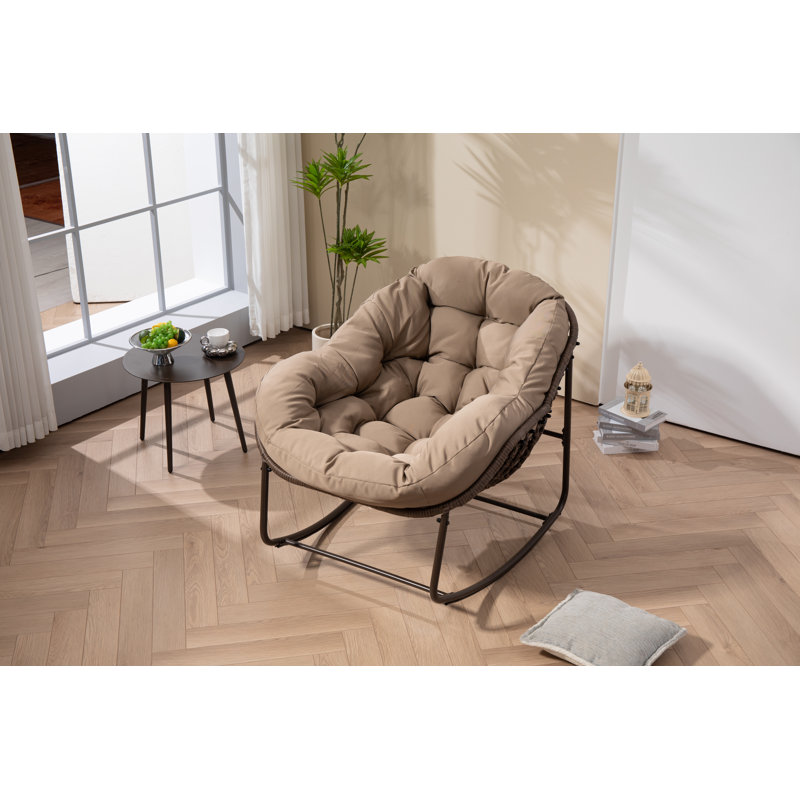 Chaise berçante d'extérieur en osier surdimensionné pour patio