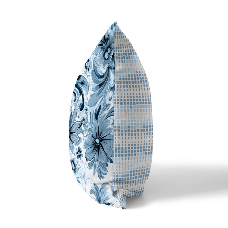 Coussin décoratif réversible Wild Flora Fusion, H 16 po x l 16 po, Motif floral bleu