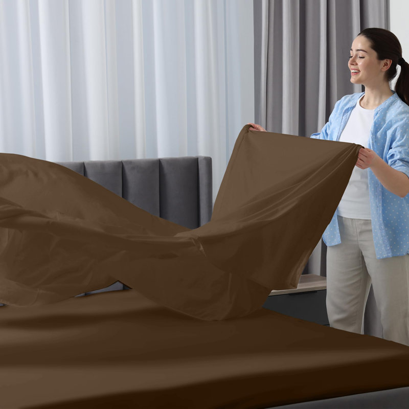 Royale Linens | Ultra Soft Brushed Microfiber Flat Sheets Only | Wrinkle Free & Stain Resistant | Hotel Quality Top Sheet for Bed