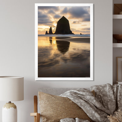 Tall Rocks Sculpted By The Time Sunset Beach - Art mural sur toile plage et océan