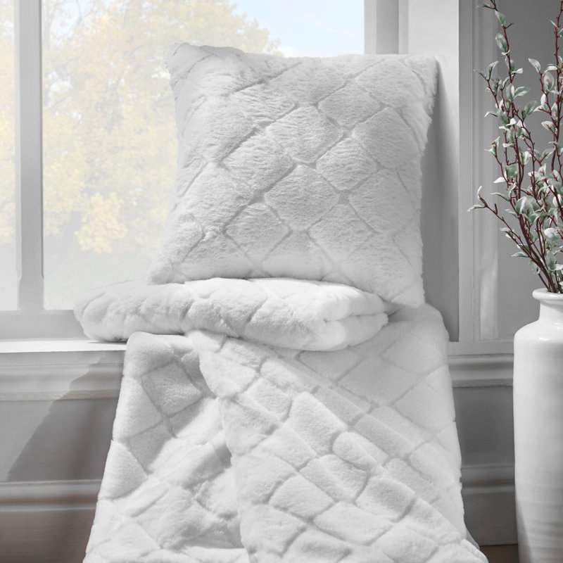 Cosy Diamond Faux Fur Soft 130x170cm Blanket Throw, White