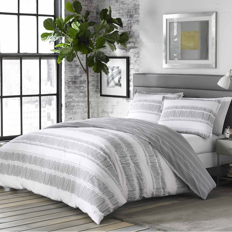 Ziggy Full/Queen White and Gray Cotton Reversible Comforter Set