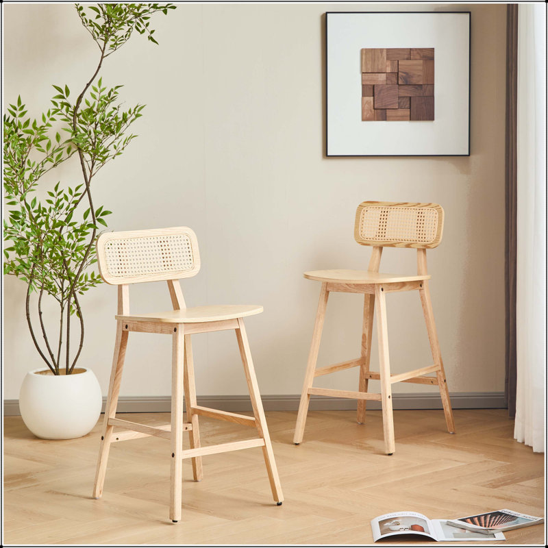 Tabouret de bar en bois - finition naturelle avec siège courbé en bois massif et dossier en rotin, Natural