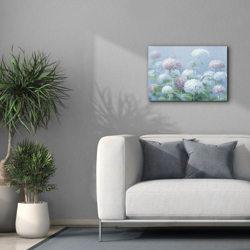 «Hydrangea Garden» par Danhui Nai, art mural sur toile, H 18 po x l 26 po