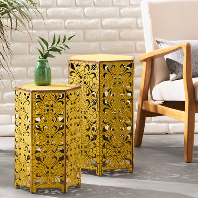 Table d'appoint, fer, couleur jaune antique, élément de décoration fascinant en fer, jaune, attrait séduisant