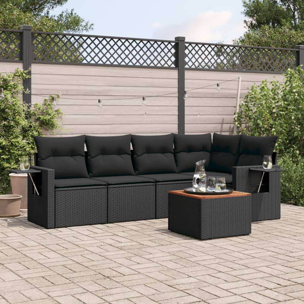 Gartensofa mit Kissen