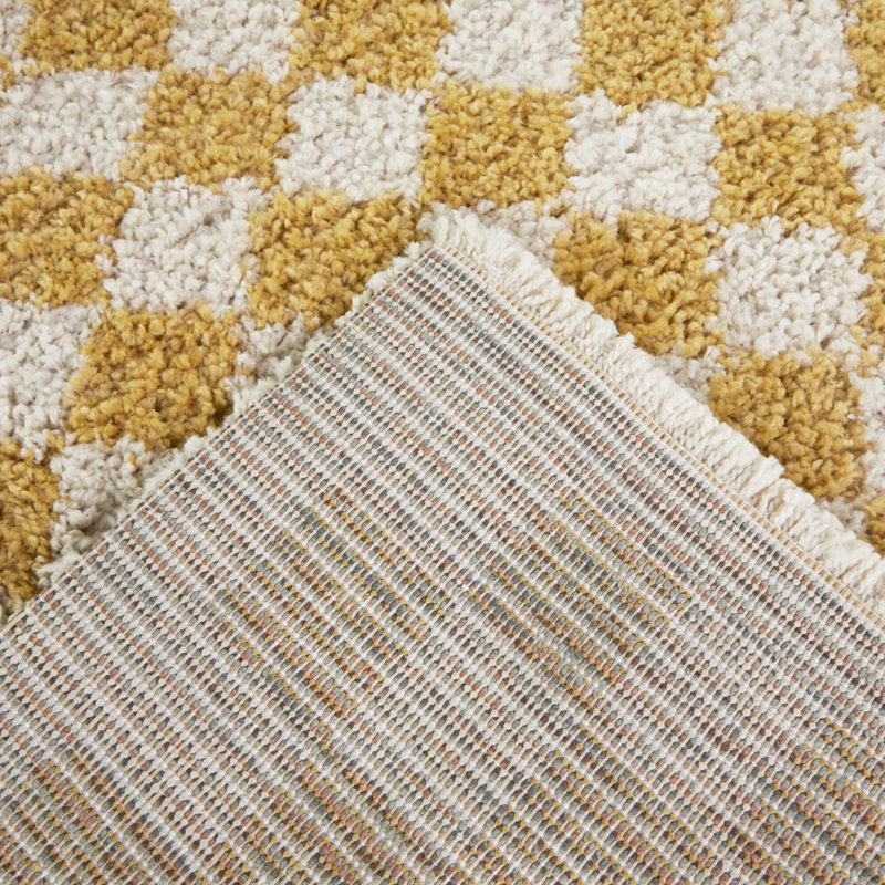 Tapis à poils longs moutarde / crème à carreaux Walker, Carré 6 pi 7 po