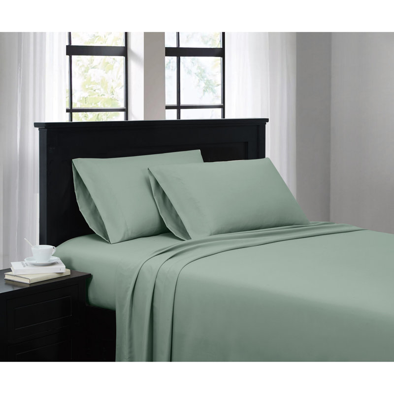 Everyday Microfiber Standard Solid Colour Sheet Set, Full/Double Sheet Set comes with two Pillowcases, Green