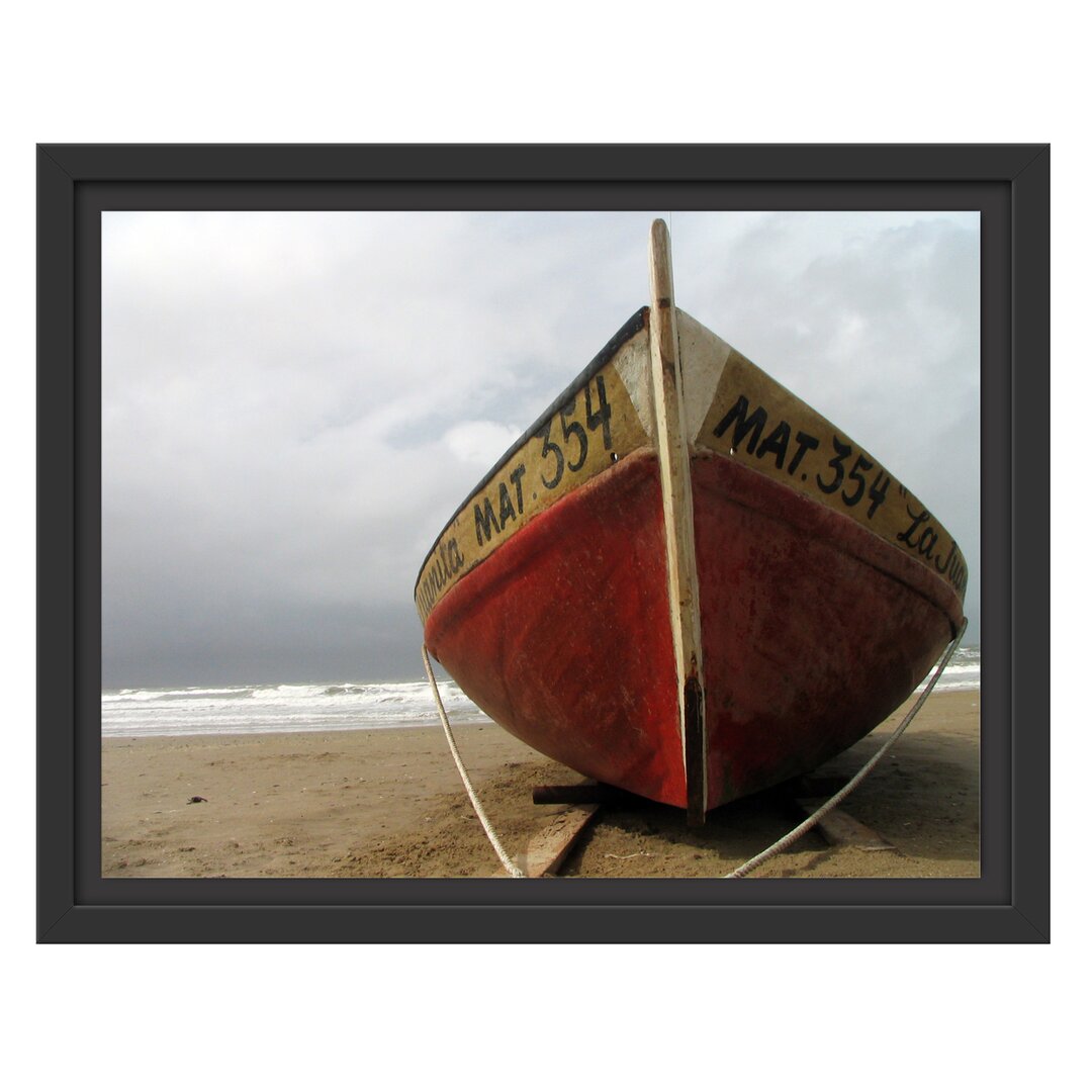 Gerahmtes Wandbild kleines Segelboot am Strand