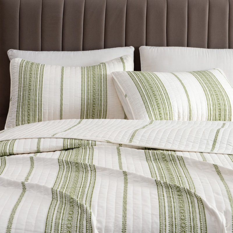 Full/Queen White and Grey Striped Microfiber Reversible Quilt Set