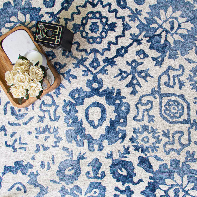 Batik Floral Handmade Tufted Wool Navy/Beige Area Rug, Rectangle 5'6" x 8'6"