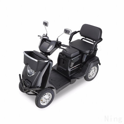 Scooter de mobilité multi-sièges. Conception robuste, stable et confortable pour les voyages