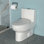 Toilette en céramique avec système de chasse double durable et siège silencieux avec mécanisme silencieux