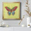 Papillon sur fond vert - reproduction d'art sur toile-11285684-11285685