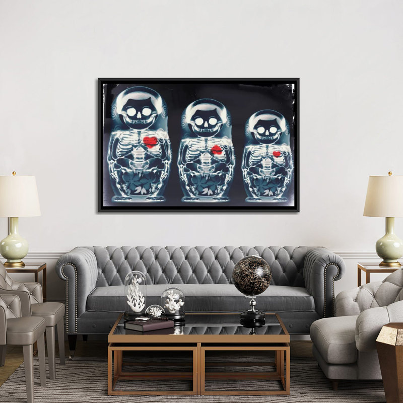 «Nesting Doll», impression sur toile tendue, H 18 po x l 26 po x P 1,5 po, Pas de tapis, Toile avec cadre flottant noir