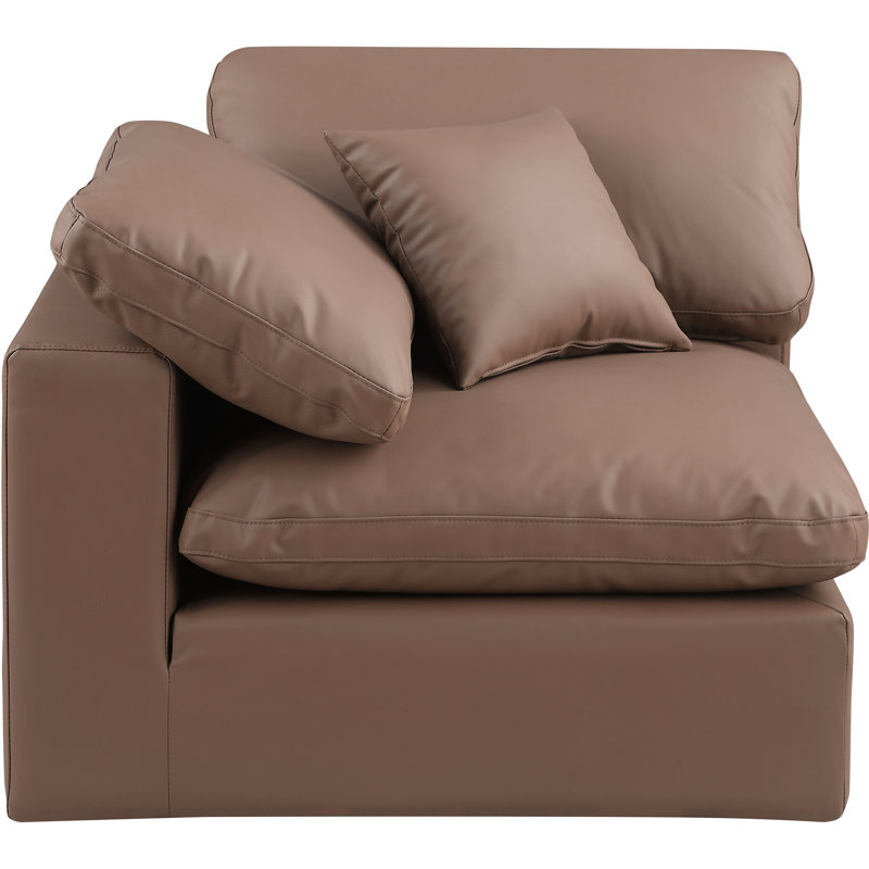 Chaise d'appoint l 40 po, Cuir brun végétalien