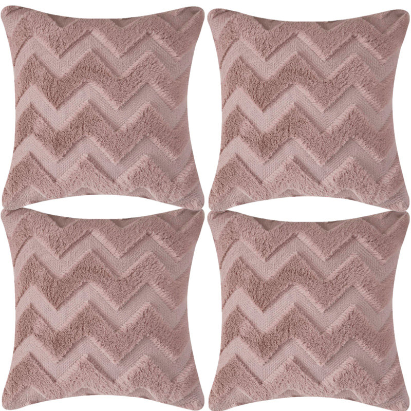 Housse de coussin décoratif en fausse fourrure à chevrons 18 po, Rose foncé