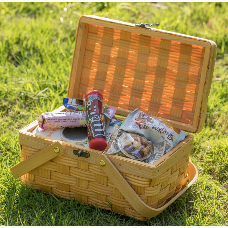 Woodchip Picnic Basket