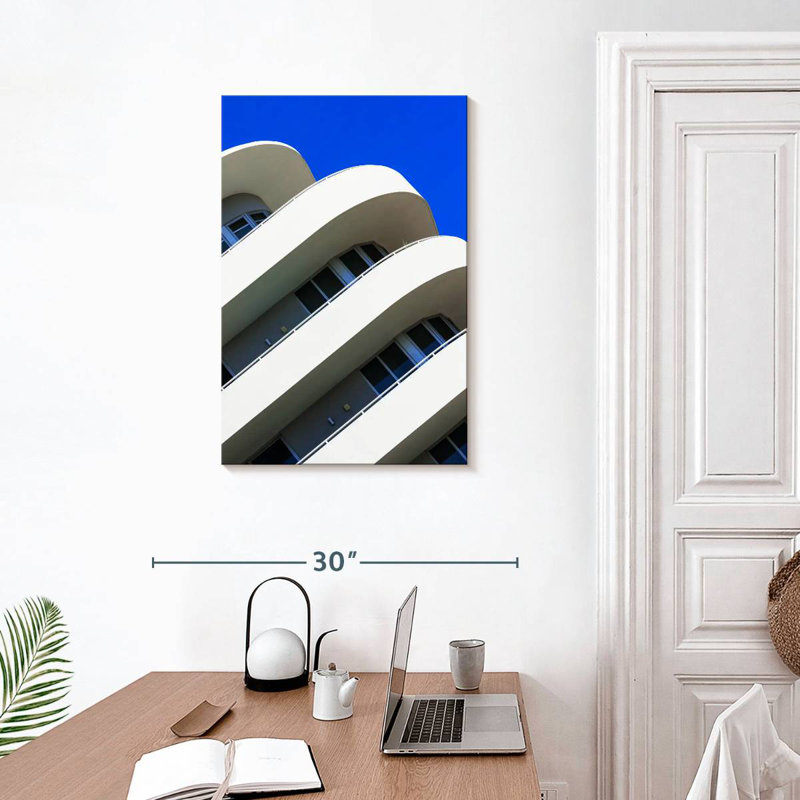 Miami Lilie, 30" H x 20" W