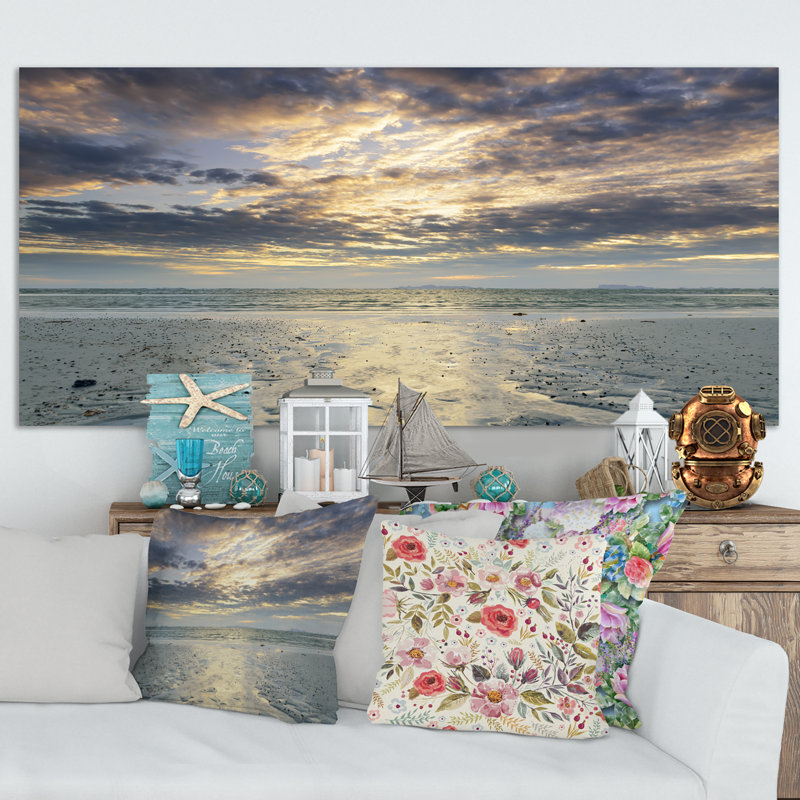 «Dramatic Sunset Sky on Beach» - photographie sur toile, H 28 po x l 60 po x P 1,5 po, Toile tendue